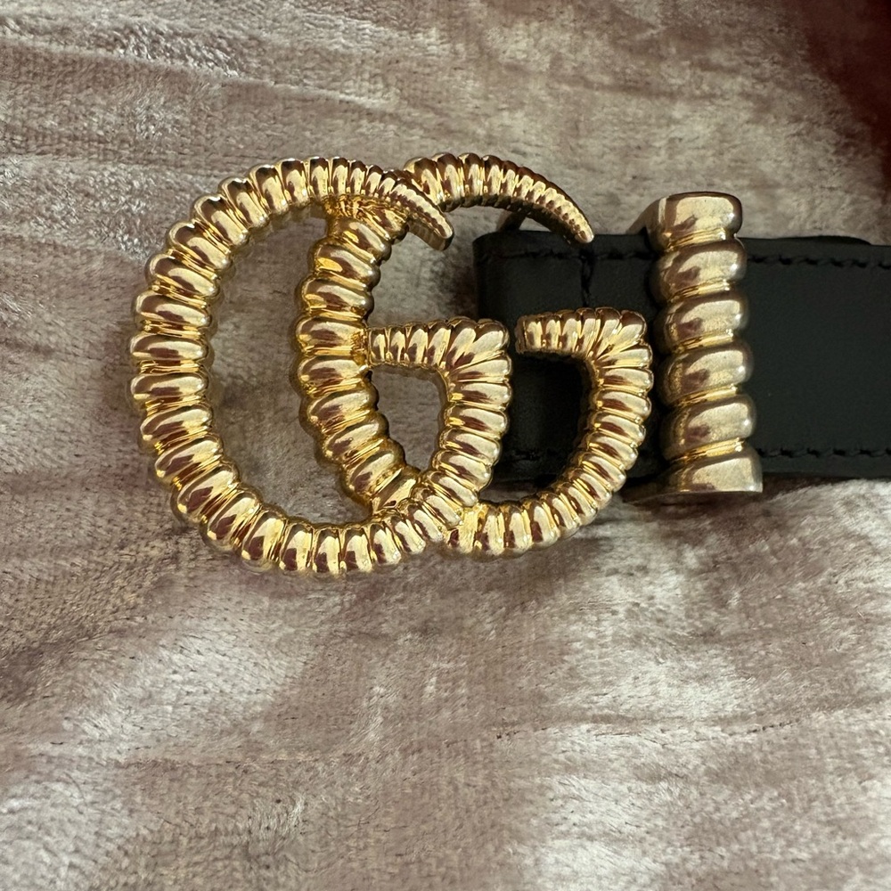 Gucci Gold and Black GG Belt